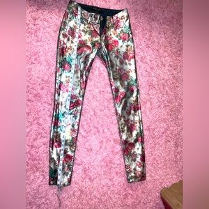Excellent condition vintage painted jeans